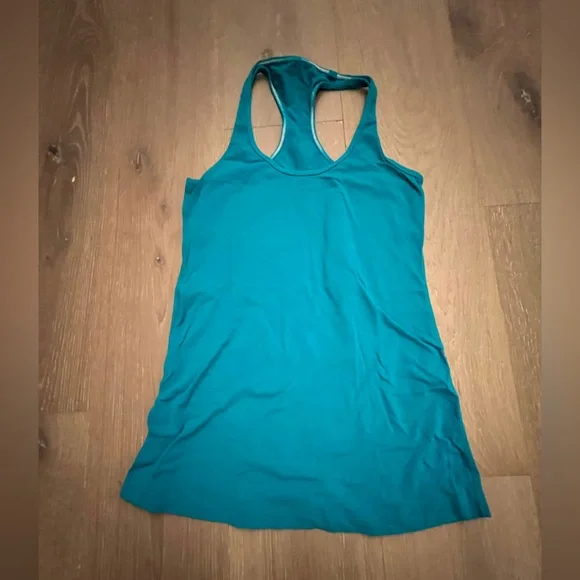 Lululemon Women’s Tank size 8 - Picture 2 of 2